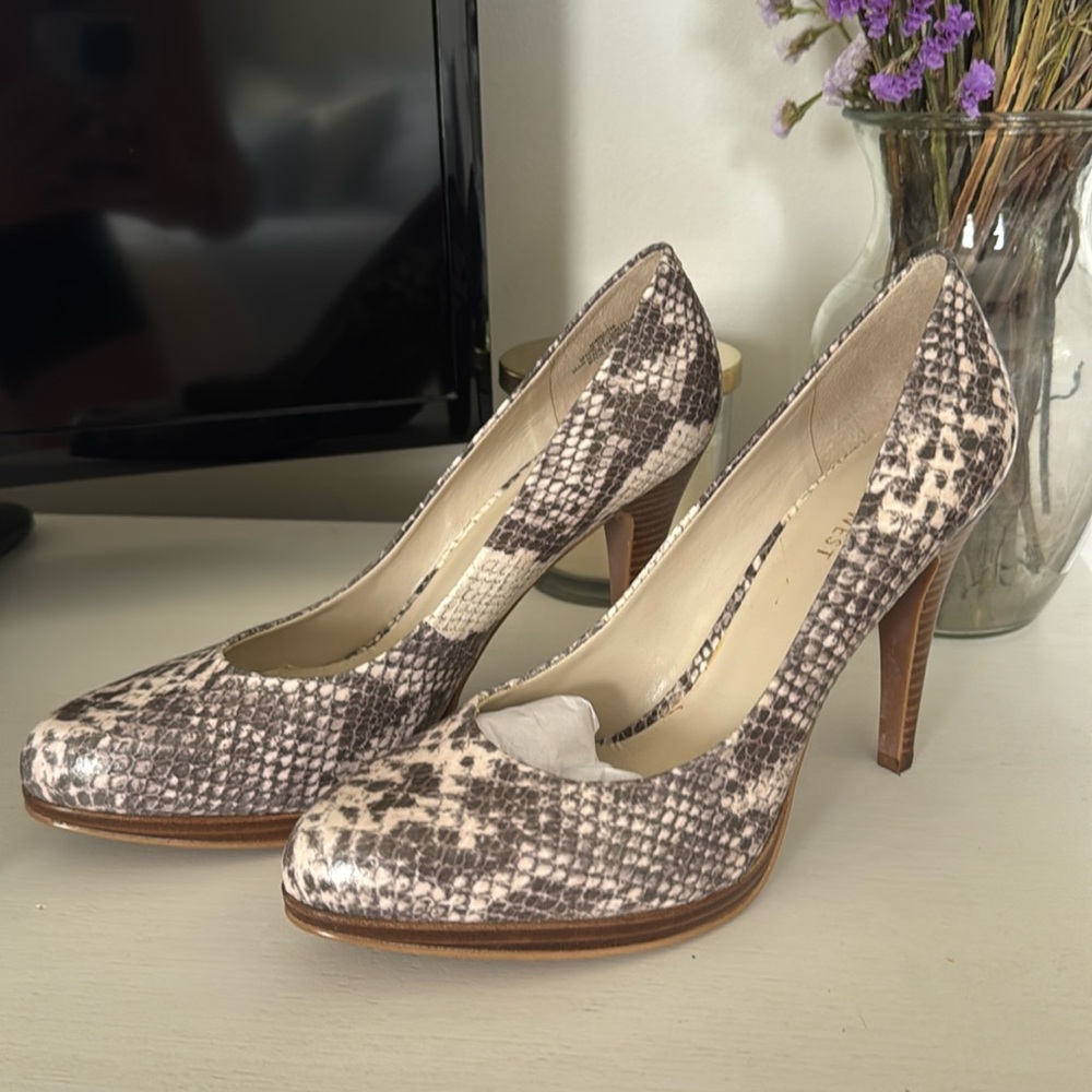 Elegant Snakeskin Patterned Women's Heels